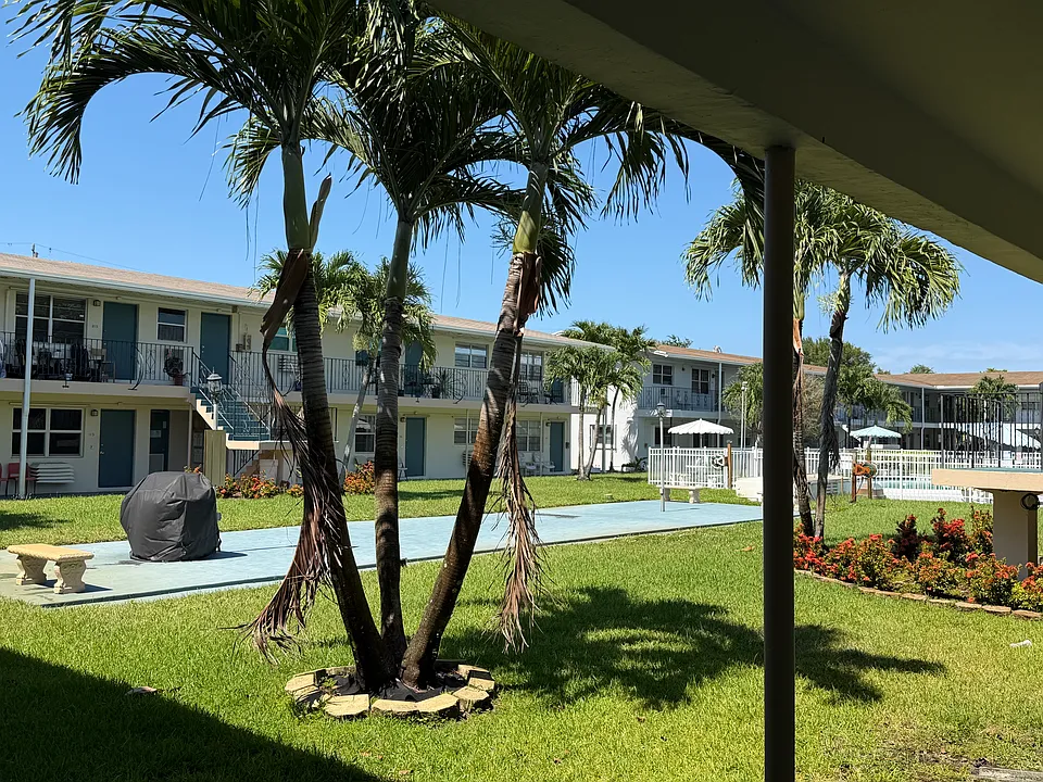 7401 Pines Blvd #109