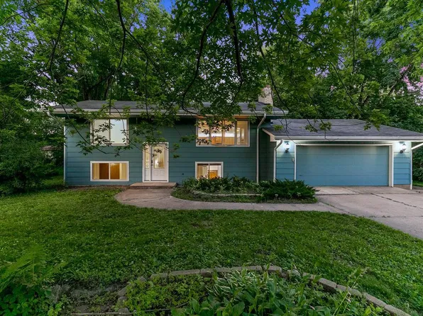 801 Corens Dr, Minnetonka, MN 55305
