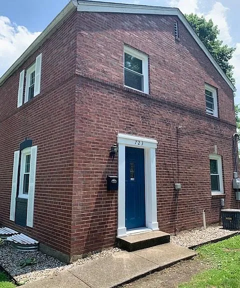 723 Clarendon Pl — Photo 1