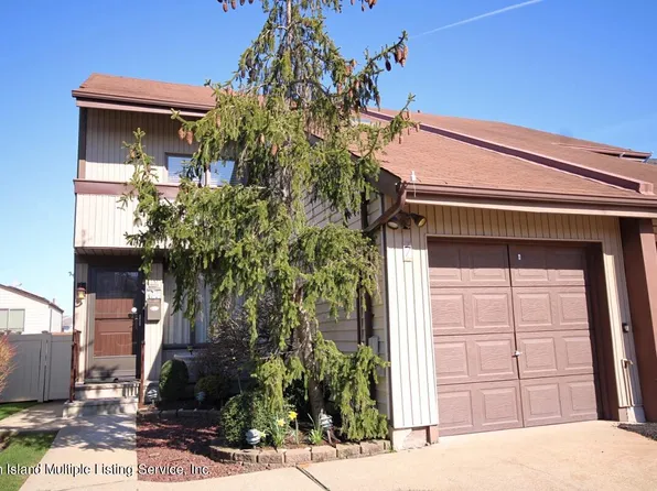 7 McArthur Ave, Staten Island, NY 10312