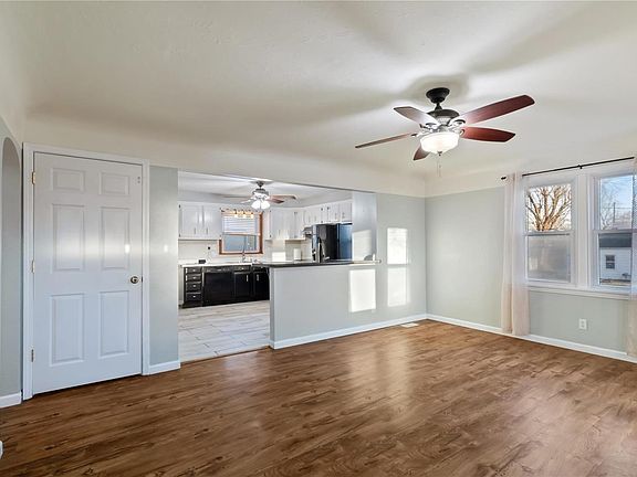 3rd image of 820 Biltmore St