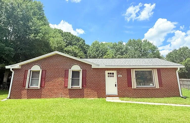 4904 Andrea Ln — Photo 1