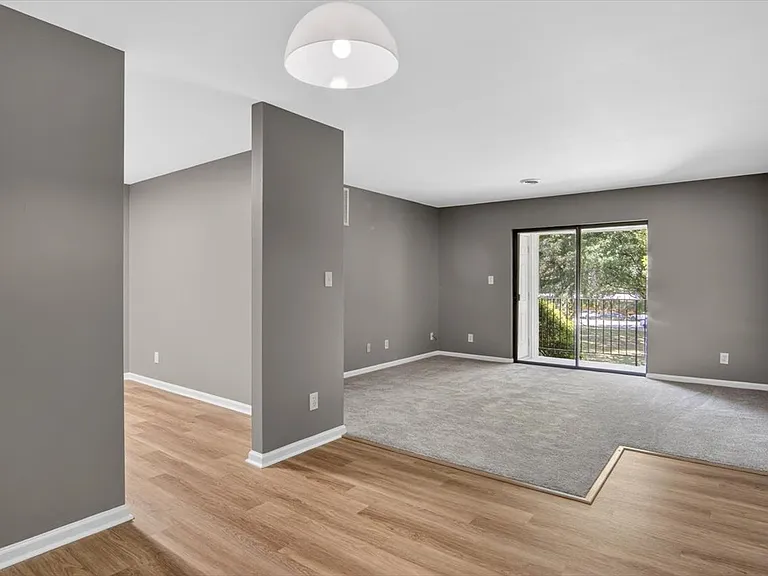 1630 Oxford Rd #F — Photo 3