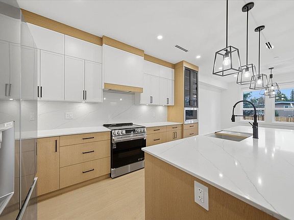 5th image of 10250 York St #2