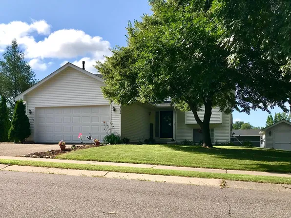 202 Crystal Ln, Montrose, MN 55363