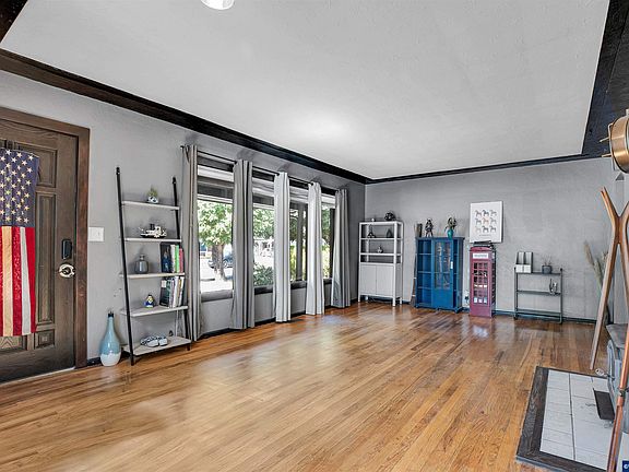 4th image of 774 Vinyard Ave NE
