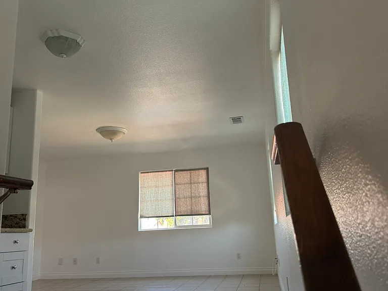 1010 W Robert Ln #1 — Photo 4