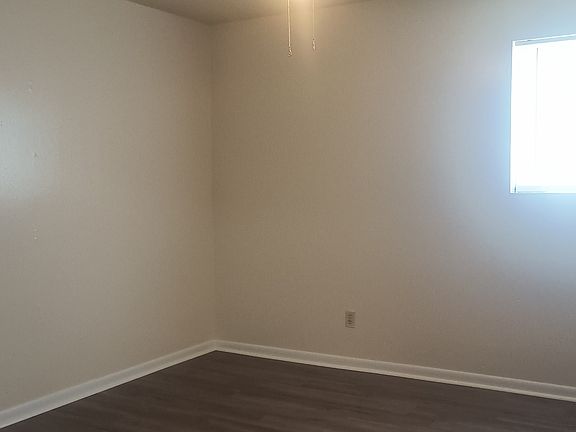 5th image of 3720 Miramar Dr #15