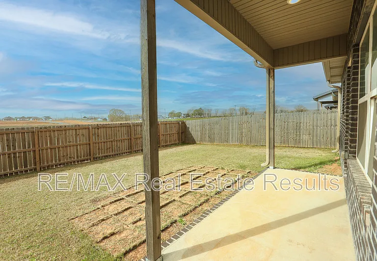 5911 SW Gentle Winds Ave — Photo 5