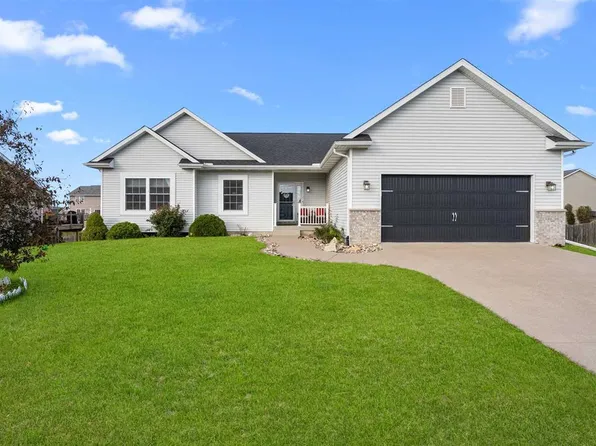 4390 Tranquility Trl, Bettendorf, IA 52722