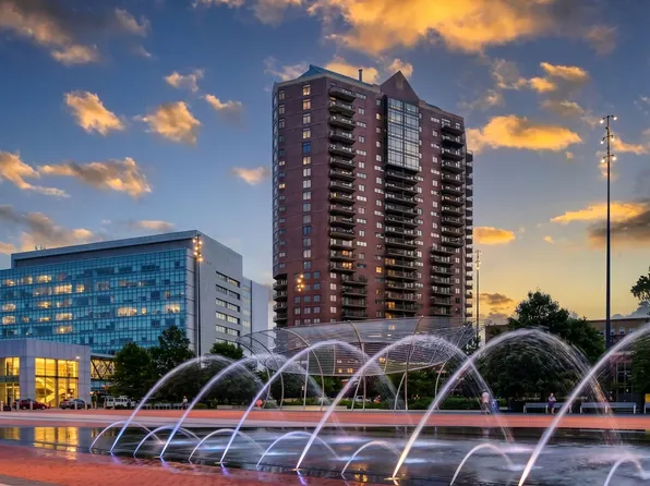 300 Walnut St #2205, Des Moines, IA 50309