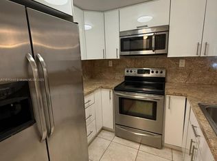 5805 Washington St APT 13, Hollywood, FL 33023