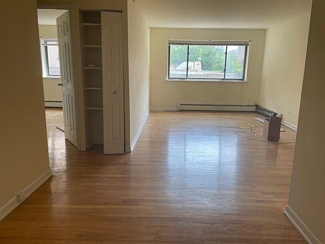 1st image of 413 W Barry Ave #410
