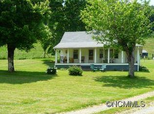 29 Lee Ln, Mars Hill, NC 28754