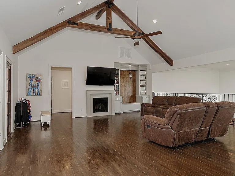 10989 Spell Rd — Photo 32
