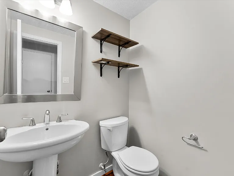 3513 Castlebury Dr — Photo 10