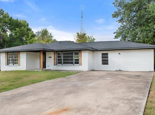 2922 College Cir, Corsicana, TX 75110