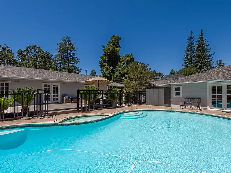 71 Douglass Way — Photo 6