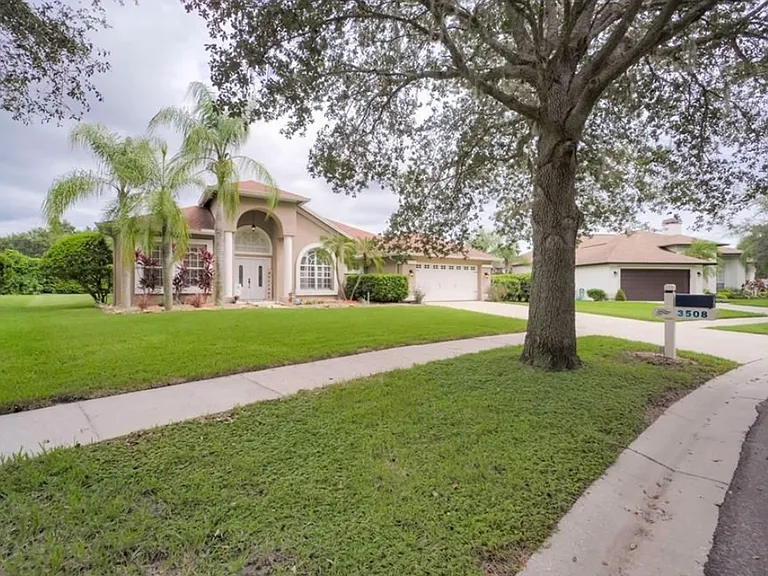 3508 Shadowood Dr — Photo 2