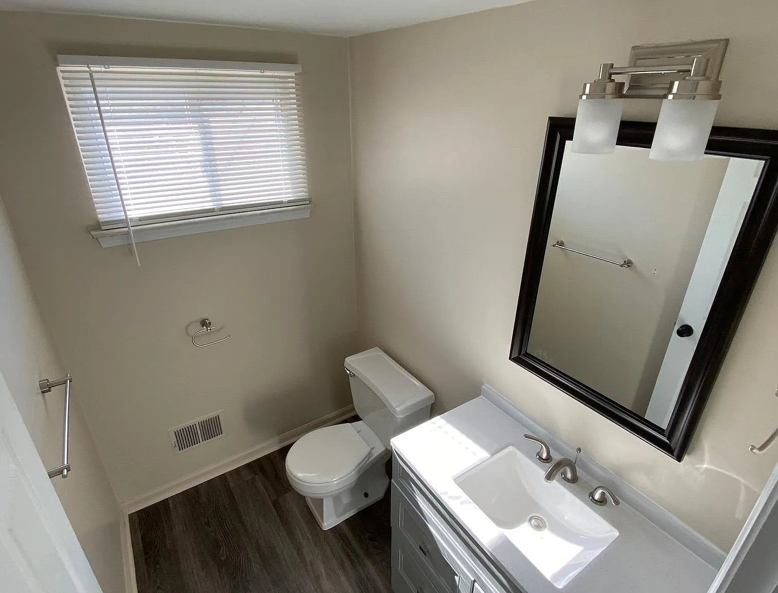2144 Washtenaw Ave — Photo 4