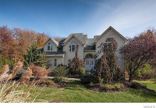 1st image of 10 Wellington Ct