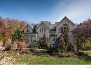 10 Wellington Ct, Yorktown Heights, NY 10598