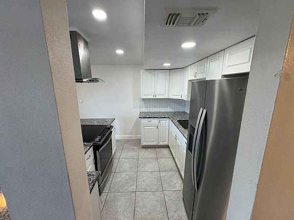 3rd image of 8715 N Hyaleah Rd