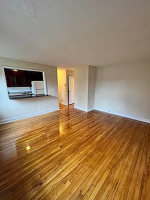 1st image of 21-17 Shore Blvd #4