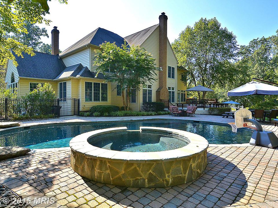 1st image of 1211 Penderbrooke Ct