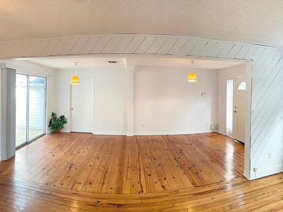 4th image of 812 W Woodlawn Ave