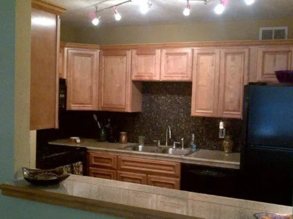 108 N Belvedere Blvd APT 27, Memphis, TN 38104
