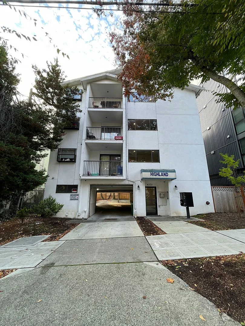 4237 8th — Photo 1