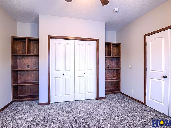 5th image of 2745 Hoy St