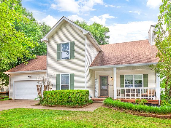 2nd image of 3416 E Henderson Way
