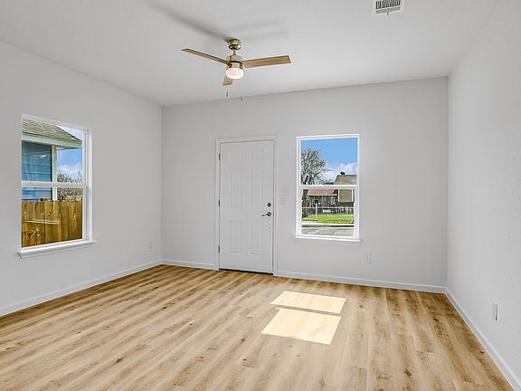 2nd image of 323 Amires Pl