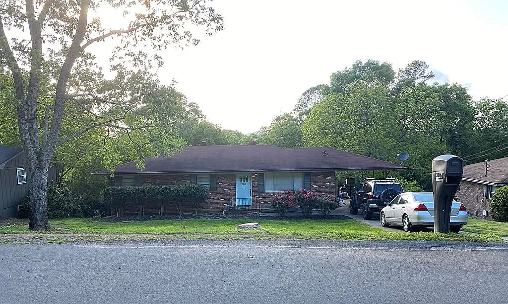 306 Alfred Ave SE photo 1