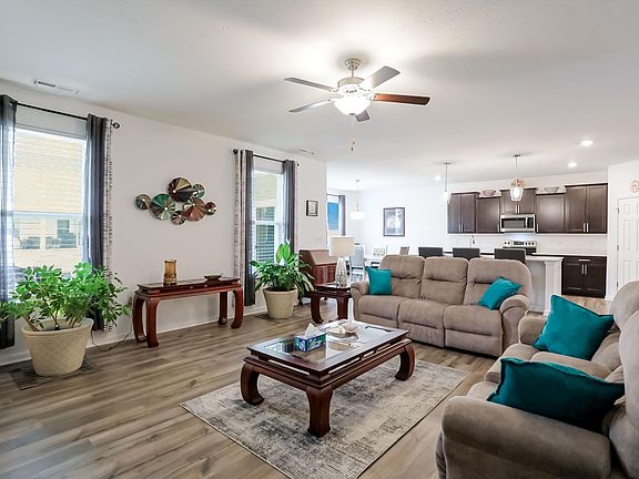 3rd image of 2614 Riviera Pl