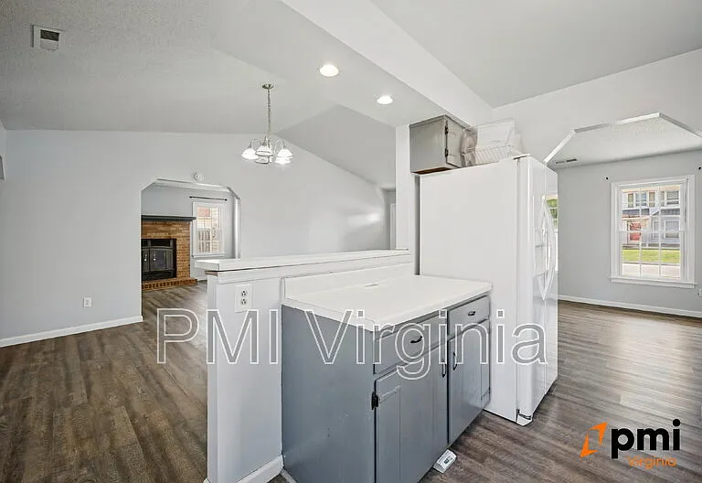 1701 Darrow St — Photo 14