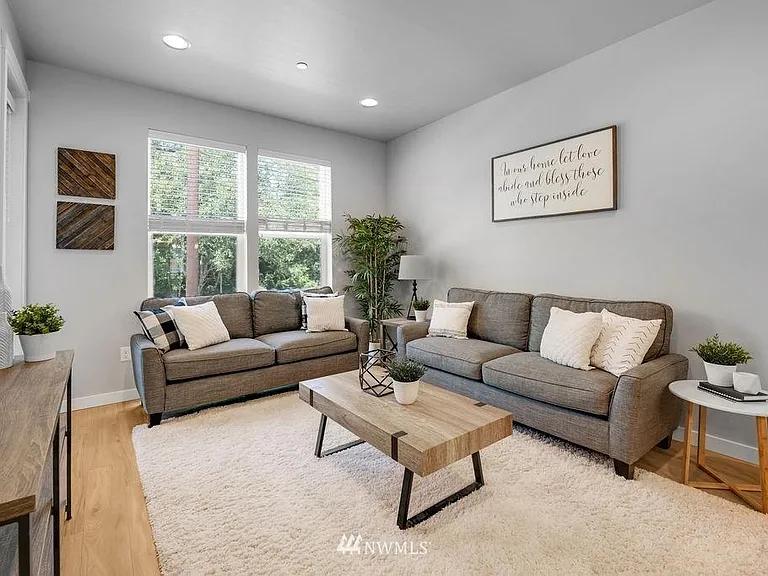 13717 Admiralty Way — Photo 8