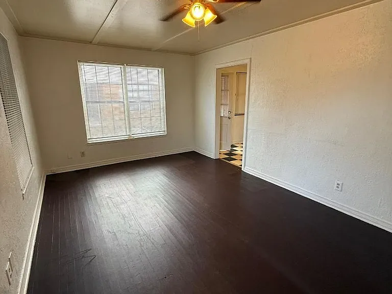 1120 E Arkansas St — Photo 2