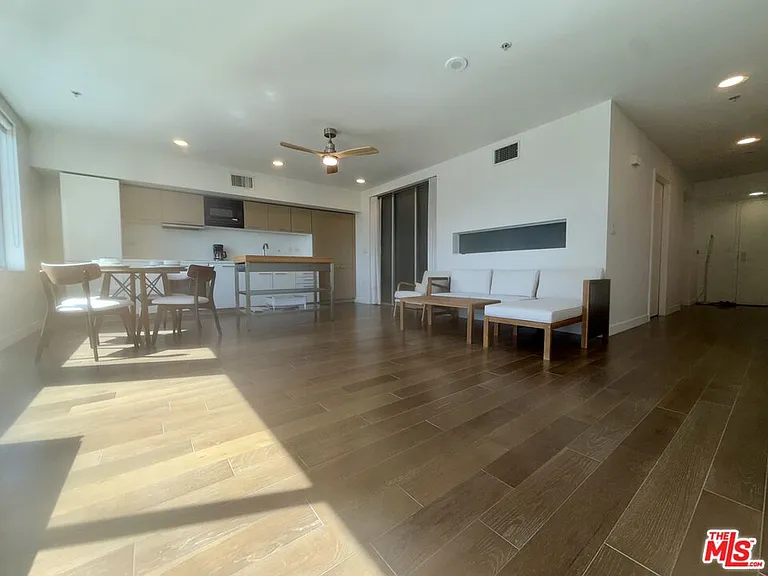 901 S Flower St #613 — Photo 6