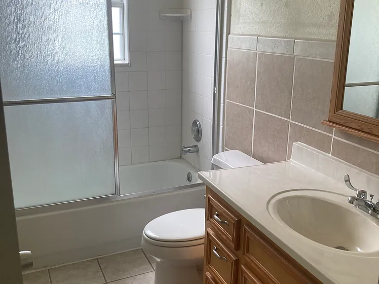 628 Caperton St #B — Photo 9