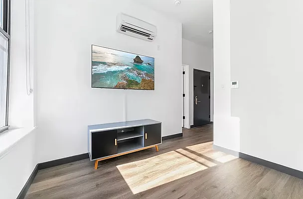 Rented by Outpost Brokerage LLC | media 30