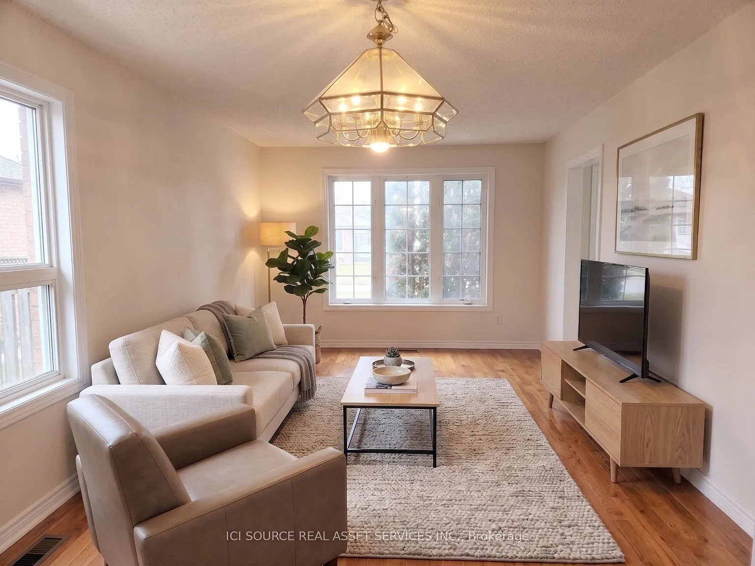3 bed, $2,780 — Photo 2