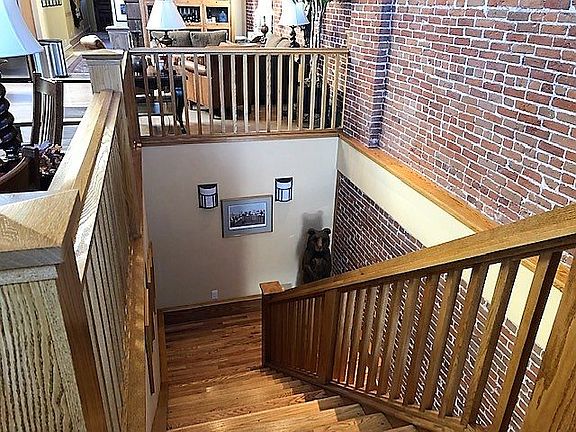 4th image of 209 S 2nd St #200