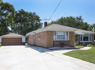 8225 Normandy Ave, Burbank, IL 60459