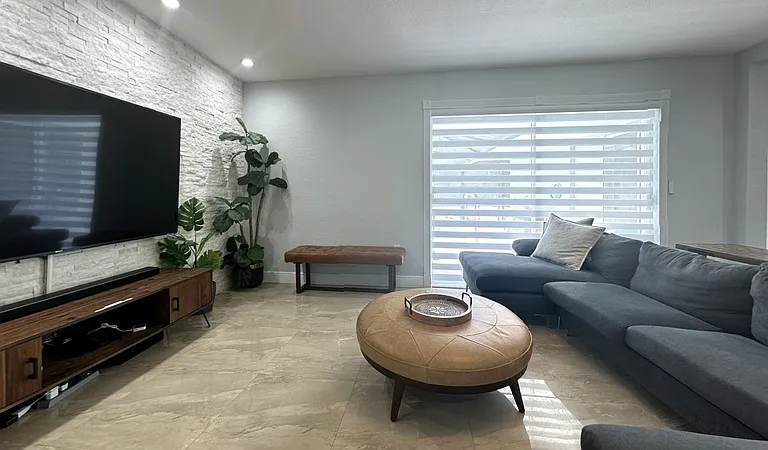 2558 Rosery Rd E — Photo 11