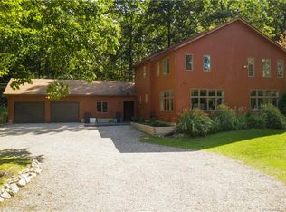 23 Carriage Dr, Stonington, CT 06378