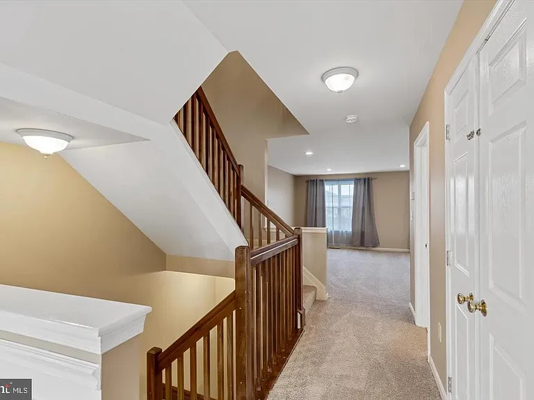 233 Thrush Dr — Photo 8