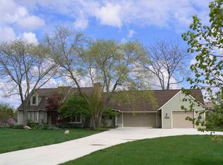 7433 Popp Rd, Fort Wayne, IN 46845